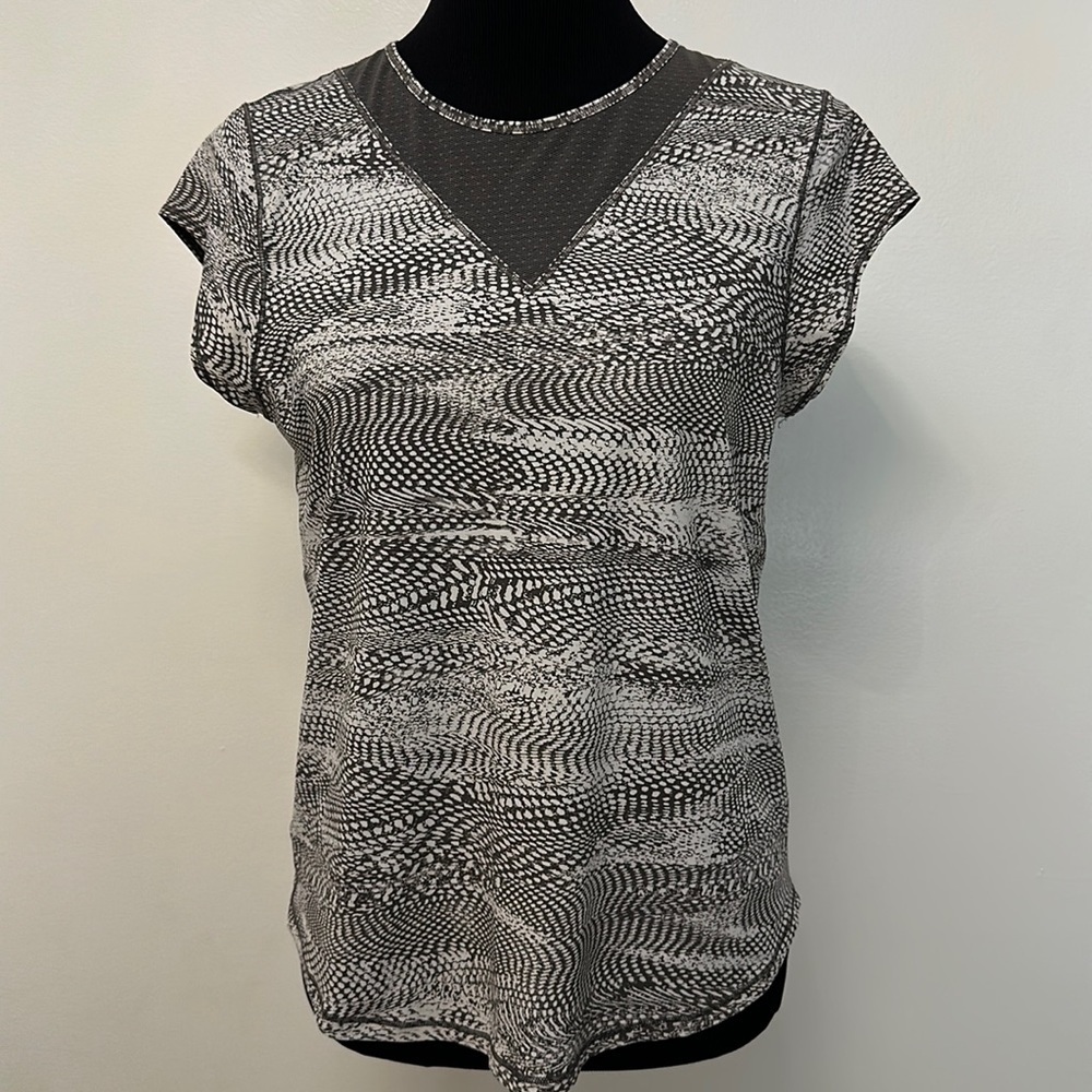 Lululemon For The Run Short Sleeve Swerve Vapor Metal Grey / Metal Grey Size 6